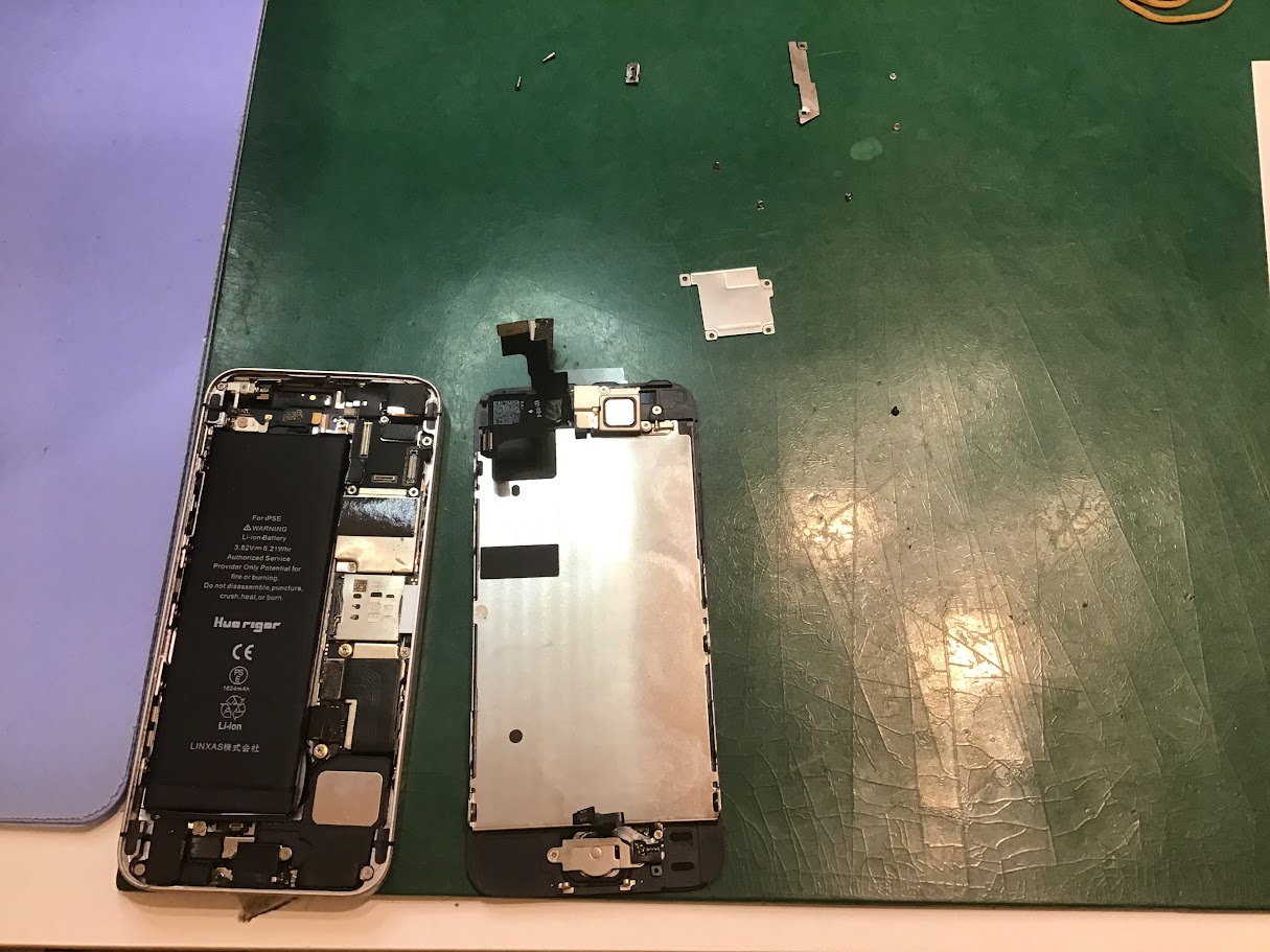 iPhoneSE(初代)ならデータそのまま修理可能なスマホ修理工房セレオ甲府店へ！